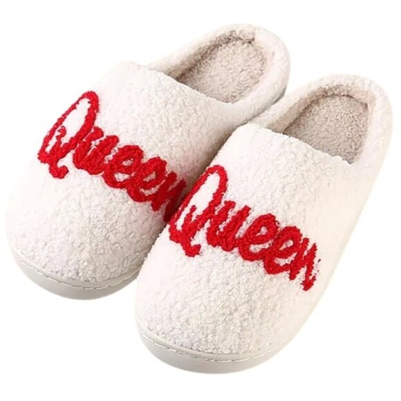 2/$30 NEW Cute Size 9 Fuzzy Queen Slippers - Picture 1 of 8